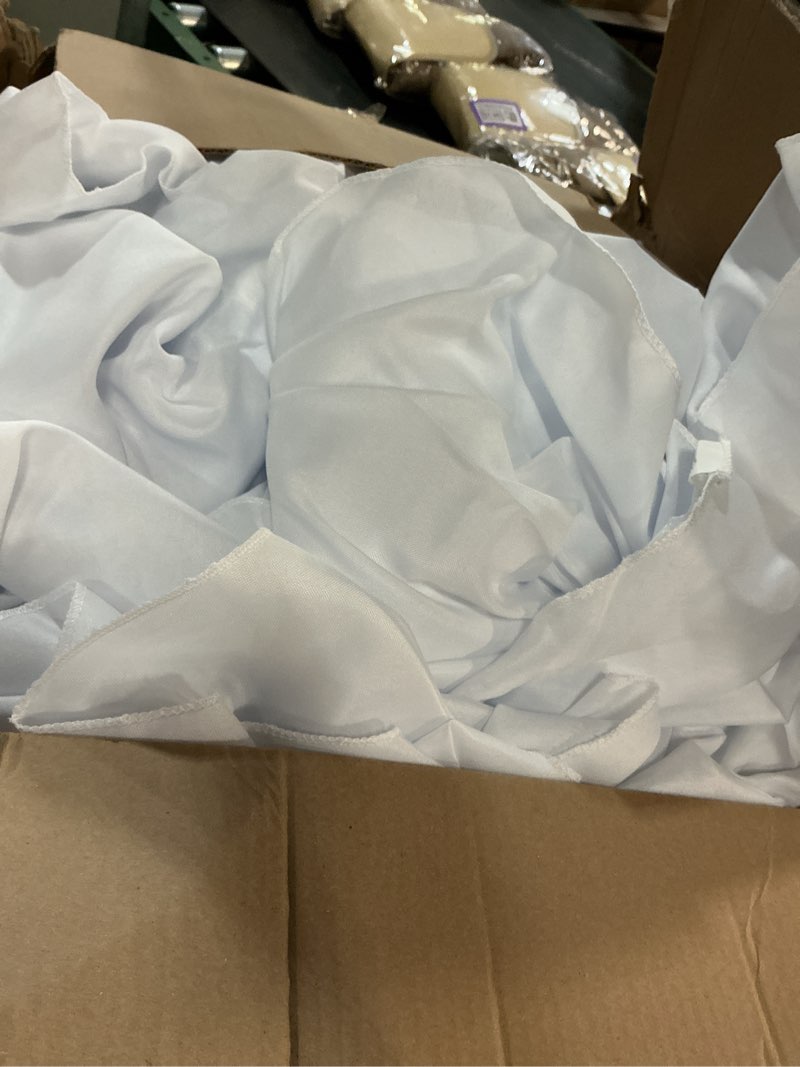 Condition photo showing Good Condition for VidaFete 10 Pack 120inch Round Tablecloth Polyester Table Cloth, Stain Resistant and Wrinkle Polyester Dining Table Cover for Kitchen Dinning Party Wedding Round Tabletop Buffet Decoration(White) White 120" (10 Pack)