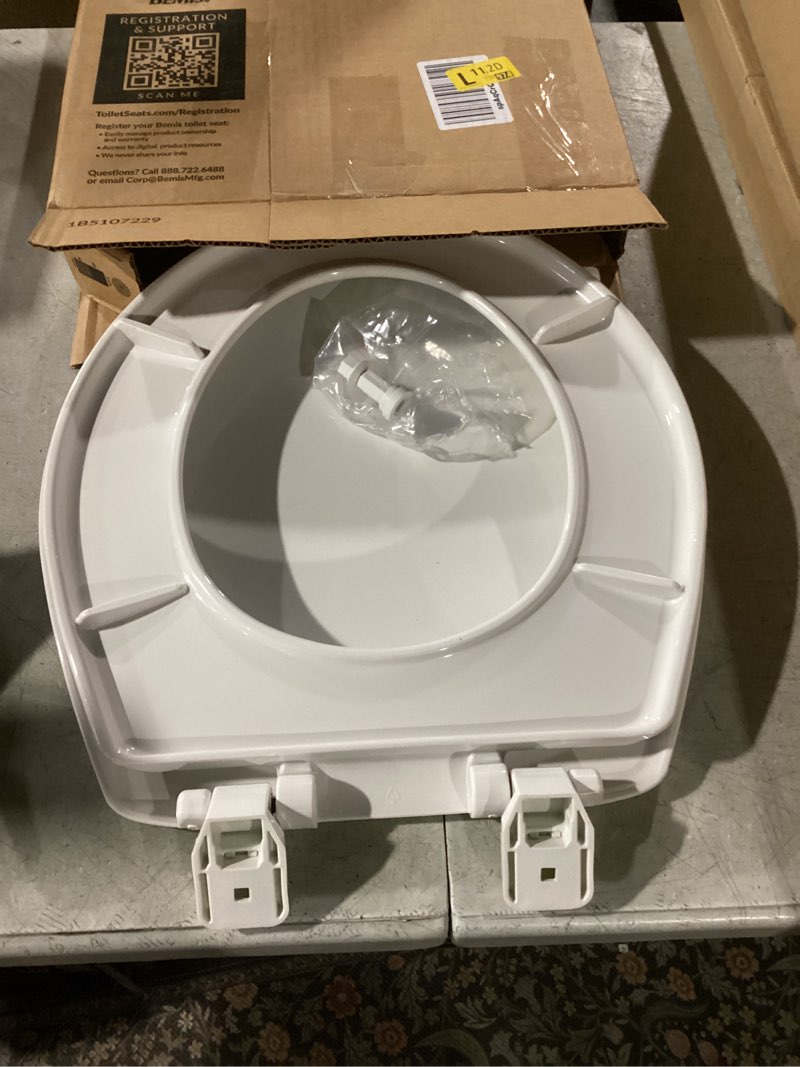 Condition photo showing Good Condition for Mayfair Caswell Modern Slow Close Toilet Seat, Easy Clean Hinges and Durable Plastic Seat, Made in USA, Round, White Round 1 Seat