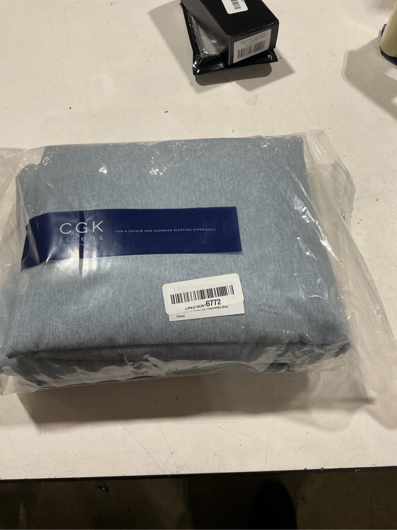 Condition photo showing Good Condition for full size 4 piece sheet set - comfy breathable & cooling bed sheets set - hotel luxury bedding for women, men, kids, teens, boys & girls - deep pockets, soft & wrinkle free - blue (heathered sheets) 39 - heathered blue full