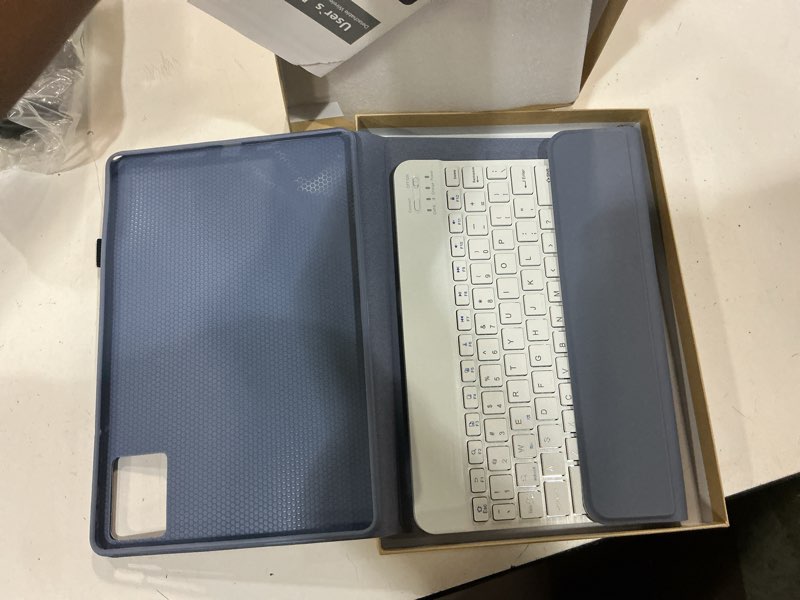 Condition photo showing Good Condition for keyboard case for lenovo idea tab 11'' 2025, detachable bluetooth keyboard for idea 11inch tablet cover with pen holder, smart keypad folio for lenovo tab 2025 release tb-336zu/336fu, blue