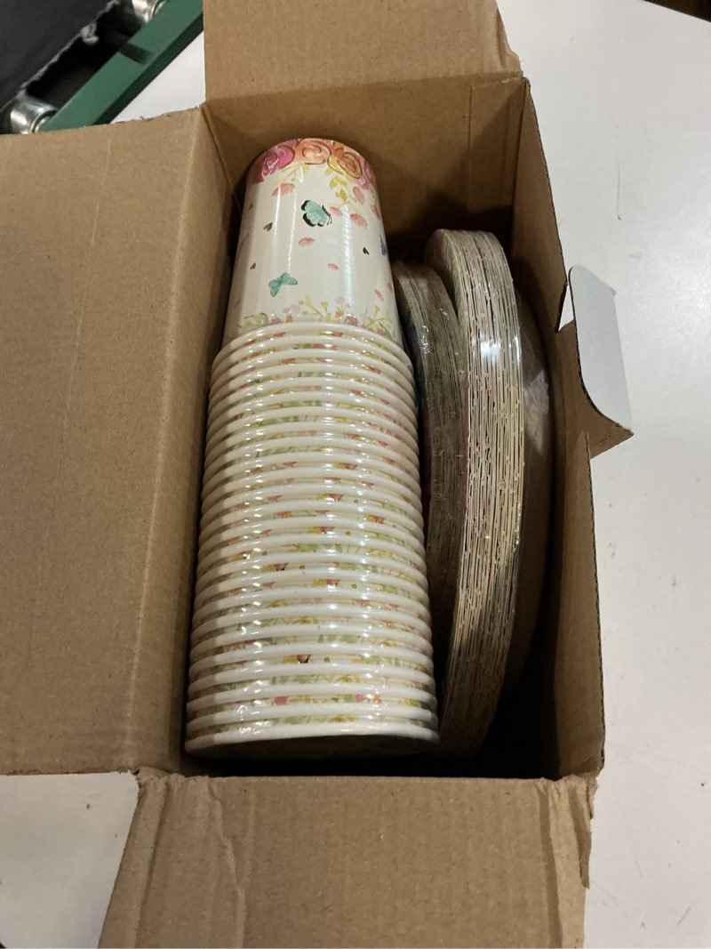 Condition photo showing New/Like New for mother's day party decorations, serve 25, happy mothers day pack includes: paper dinner plates, dessert plates, luncheon napkins, cups and tablecloth for happy mother's day decorations 25 sets