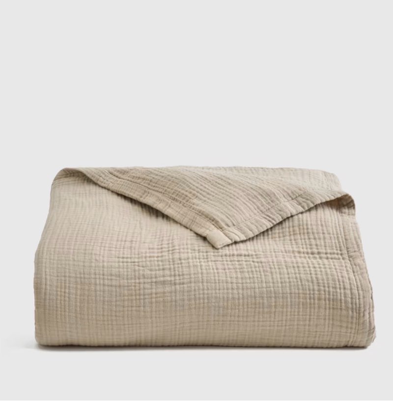 quince organic cotton gauze blanket, king/cal king, dune
