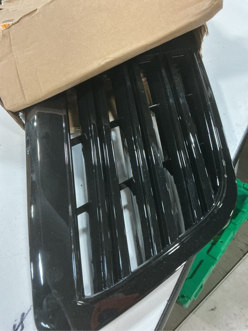 Condition photo showing Good Condition for front grill grille for 2010-2013 mercedes benz w221 s-class s400 s450 s550 s600 s65 s63 glossy black front bumper grill direct fit replacement with camera hole oe 22188000837712 22188000839040 w221 black - amg style