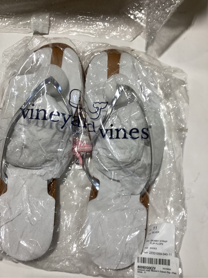 Condition photo showing New/Like New for vineyard vines womens Sunset Flip Flops 11 Silver