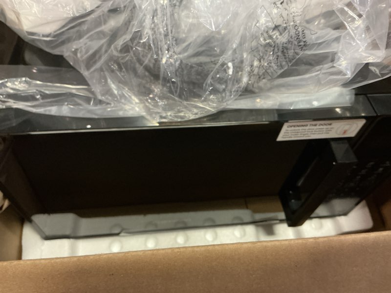 Condition photo showing Good Condition for Chefman Countertop Microwave Oven 0.9 Cu. Ft., 900 Watts with 10 Power Levels, 6 Cooking Presets with One-Touch Express Cook, Eco Mode, Child Safety Lock, & Mute Button - Black 0.9 Cu. Ft - Black