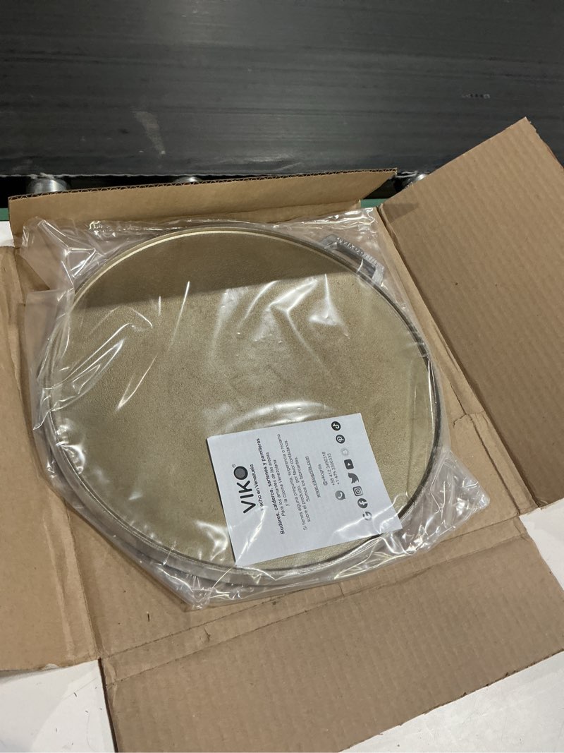 Condition photo showing New/Like New for viko 30cm (12") pre-seasoned arepa griddle (budare) – made in venezuela