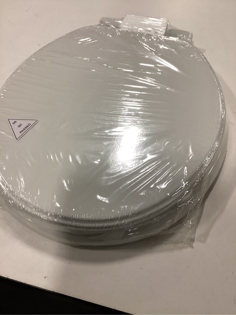 American Standard Moments Wood White Round Soft Close Toilet Seat 