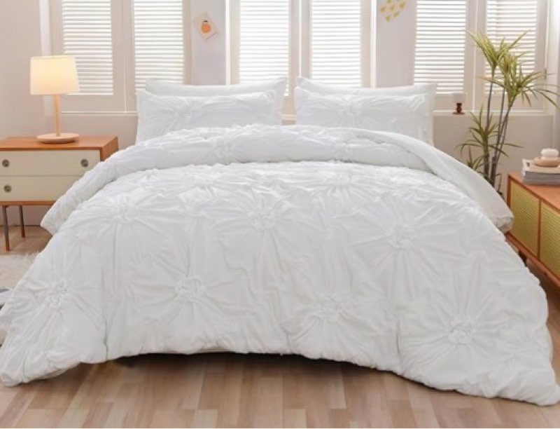 Aimuan Floral Pinch Pleated Comforter Set Farmhouse Shabby Princess Bedding Sets 3Piece Pintuck Style Chic Home Quilt Set for Adult (comforter only)(unknown size)