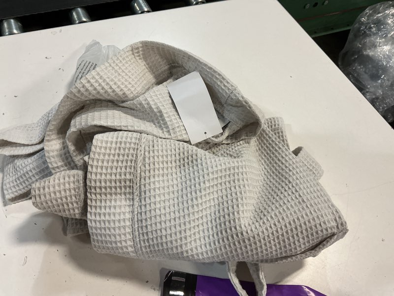 Condition photo showing Good Condition for quince organic turkish waffle robe medium silver