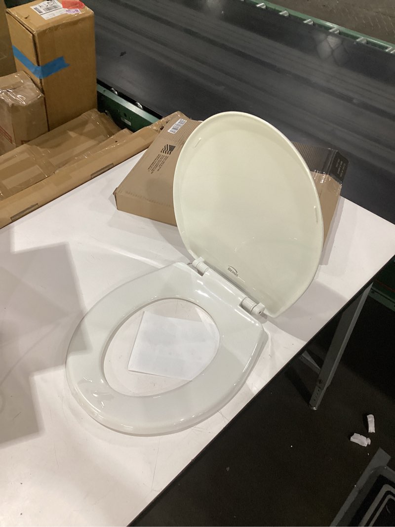 Condition photo showing New/Like New for bemis 730slec slow close toilet seat, easy clean hinges and durable plastic seat, made in usa, round, white