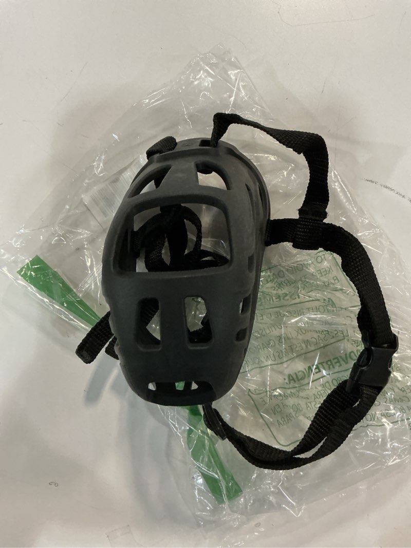 Condition photo showing Good Condition for Dog Muzzle, Soft Breathable Dog Muzzles Suitable Dogs, Adjustable Basket Muzzles Prevents Chewing and Biting for Grooming Trimming Training (Black, XXL (88lb)) Black XXL ( 88lb )