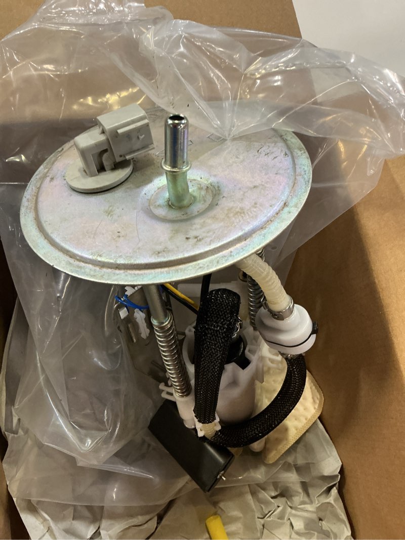 Condition photo showing As Is for left fuel pump assembly with sending unit for ford mustang 4.0l 4.6l 06-09