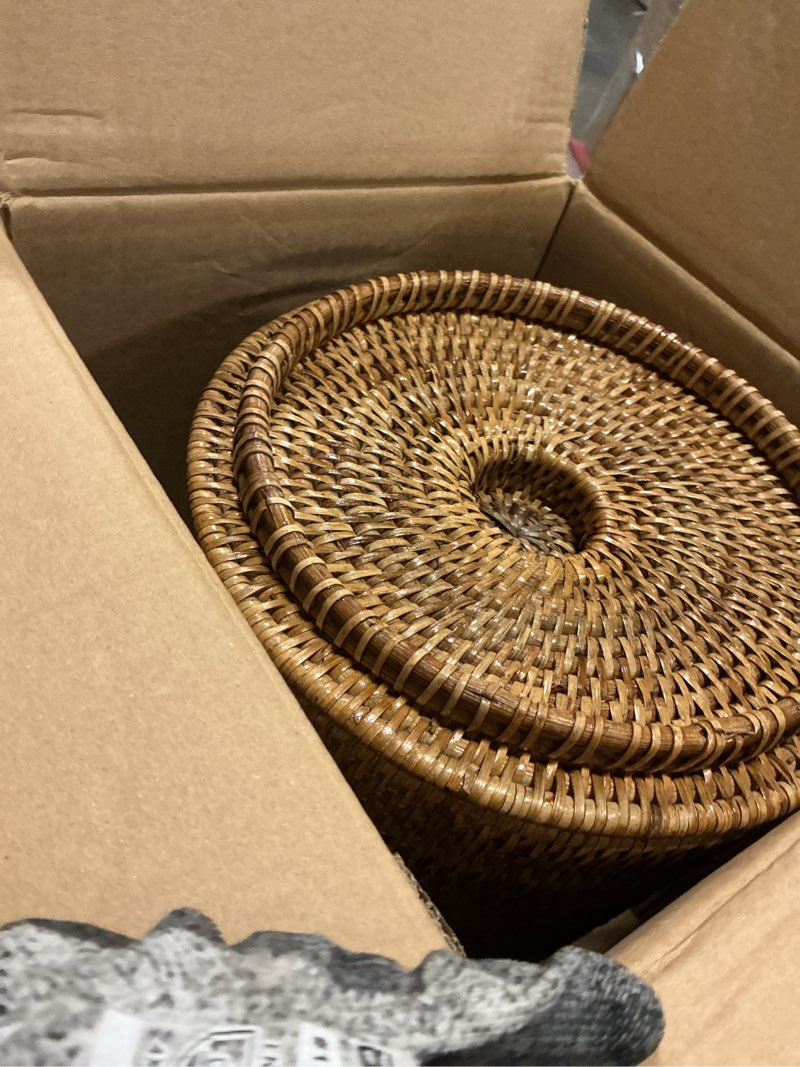 Condition photo showing Good Condition for KOUBOO La Jolla Rattan Round Waste Basket With Lid & Plastic Insert, 2 Gallon Woven Wastebasket for Bathroom, Kitchen, Office, Living Room, & Home Decor, Honey Brown