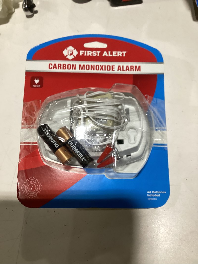 Condition photo showing As Is for First Alert FAT1039746 Dual-power Carbon Monoxide Plug-in Alarm with Digital Display