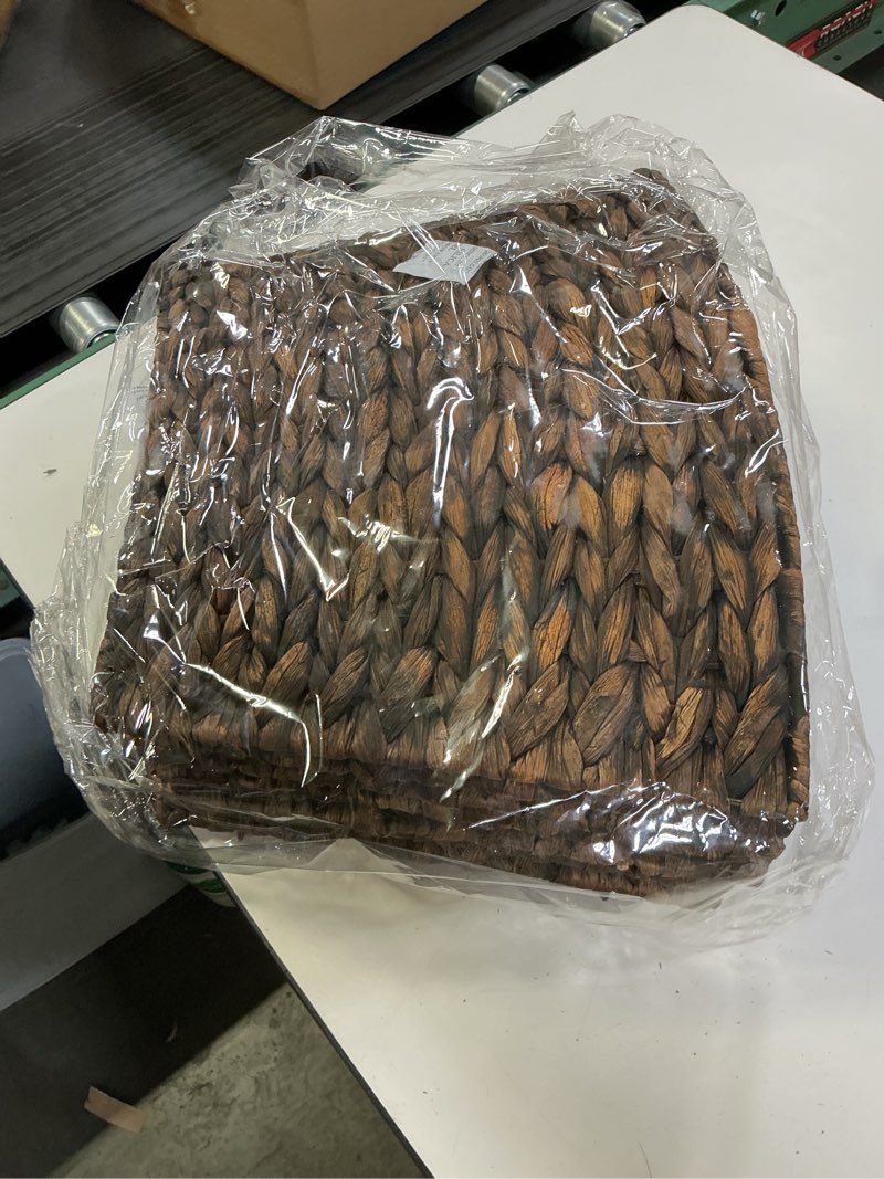 Condition photo showing New/Like New for Liliful Christmas Tree Collar Woven Wicker Farmhouse Rustic Tree Skirt Basket Ring for Christmas Decorations(Brown,42 Inches) Brown 42 Inches