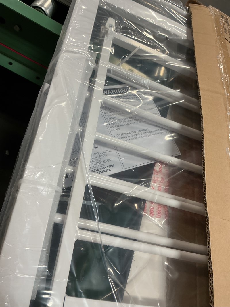 Condition photo showing Good Condition for keny 29"-42.5" Baby Gate for Stairs, Auto Close Safety Dog Gate, Pressure Mounted Easy Walk Through Pet Gate for Doorways, Durable Stair Gate, 30" Tall, White White 29-42.5"Wide, 30"Tall