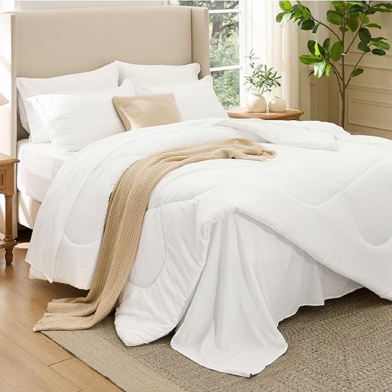 (Incomplete) Bedsure 7 Pieces King Comforter Set Premium Series, Hotel Luxury Soft Bed in a Bag, Goose Down Alternative, Safe for Sensitive Skin Bedding Comforter All Season Medium Warmth, White Wavy Quilted
