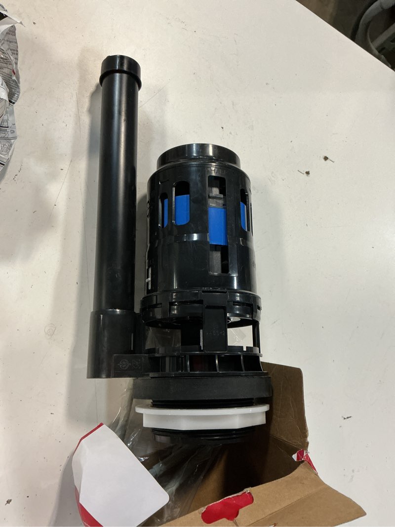 Condition photo showing Good Condition for fluidmaster flush valve black
