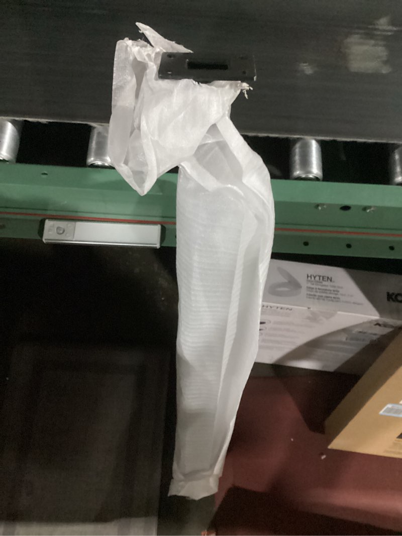 Condition photo showing New/Like New for VEVOR Cable Railing Post, 42"x1"x2" Deck Railing Post, Black Corner Post, Stainless Steel Cable Railing System Kit for Indoor Outdoor Deck Balcony,1JZLGZXHS10607YXO001V0 Corner Post 42"x1x2 Black