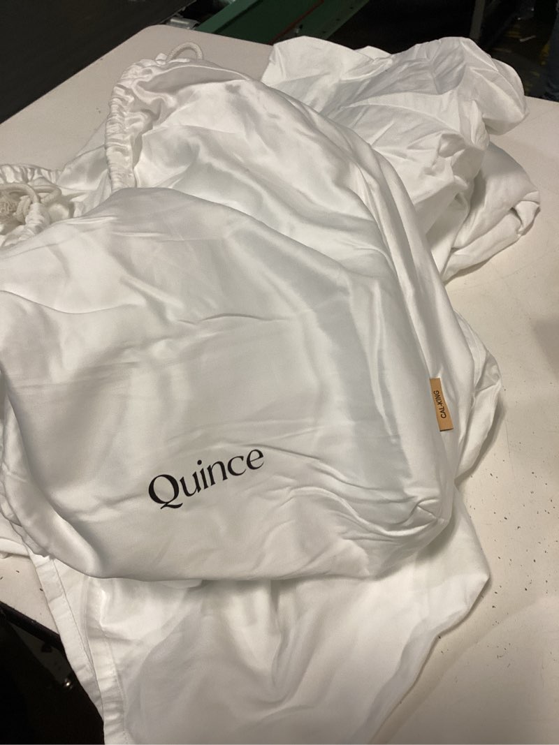 Condition photo showing Good Condition for sheet set white cal king