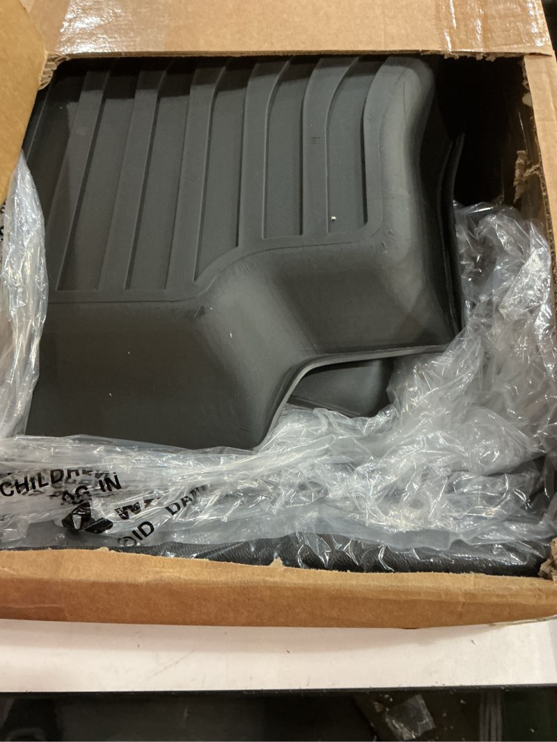 Condition photo showing Good Condition for GINOWY- Floor Mats & Cargo Liner for Chevy Equinox EV 2024 2025 2026 (Non Fuel), TPE All Weather Protection Car Mats for Equinox EV Custom 2025 Floor Liners Non-Slip Trunk Mat Waterproof Black 13) for Chevy Equinox EV 2024-2026 Full Set