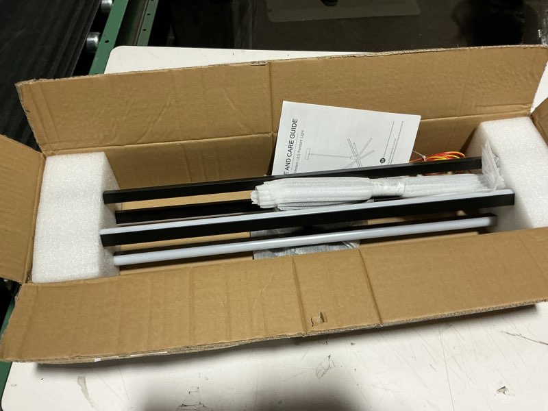 Condition photo showing Good Condition for Black LED Chandelier for Dining Room, 27.76in Dimmable 4-Lights Modern Ceiling Pendant Light Fixture for Kitchen Living Room Entry Foyer 3000K/4000K/5000K 24W 4 Lights-3CCT-24.7"-Black