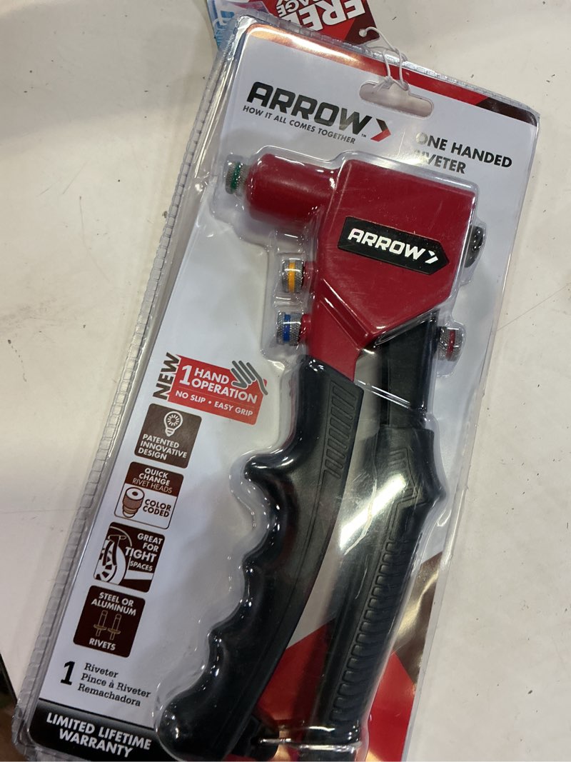 Condition photo showing Good Condition for 1 handed rivet tool