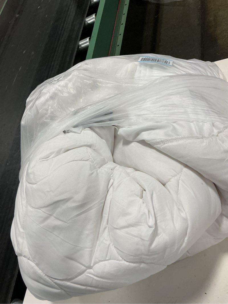 Condition photo showing Good Condition for matbeby king size mattress pad - cooling breathable mattress topper, quilted fitted mattress protector, pillow top mattress cover with 8-21" deep pocket, soft, machine washable, white, 78x80 inches white - curvy pattern king