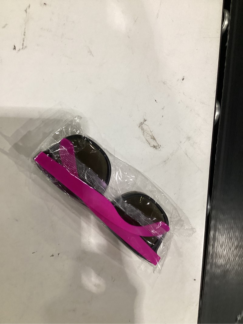 Condition photo showing Good Condition for summer shades with variety of colors, pink, blue, brown purple