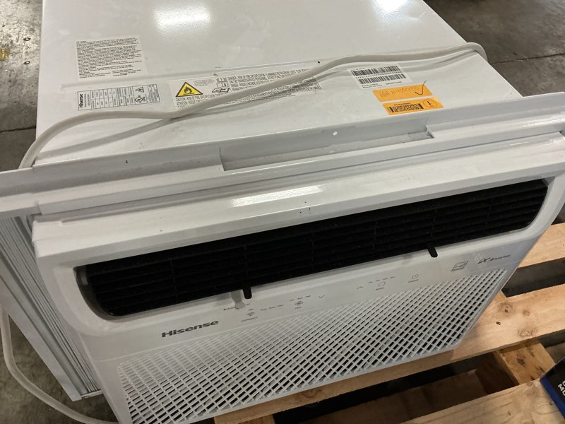 Condition photo showing As Is for hisense 18000-btu window ac hisense aw1822cw3w window air conditioner 18000 btu white r32 230v eer 11.3