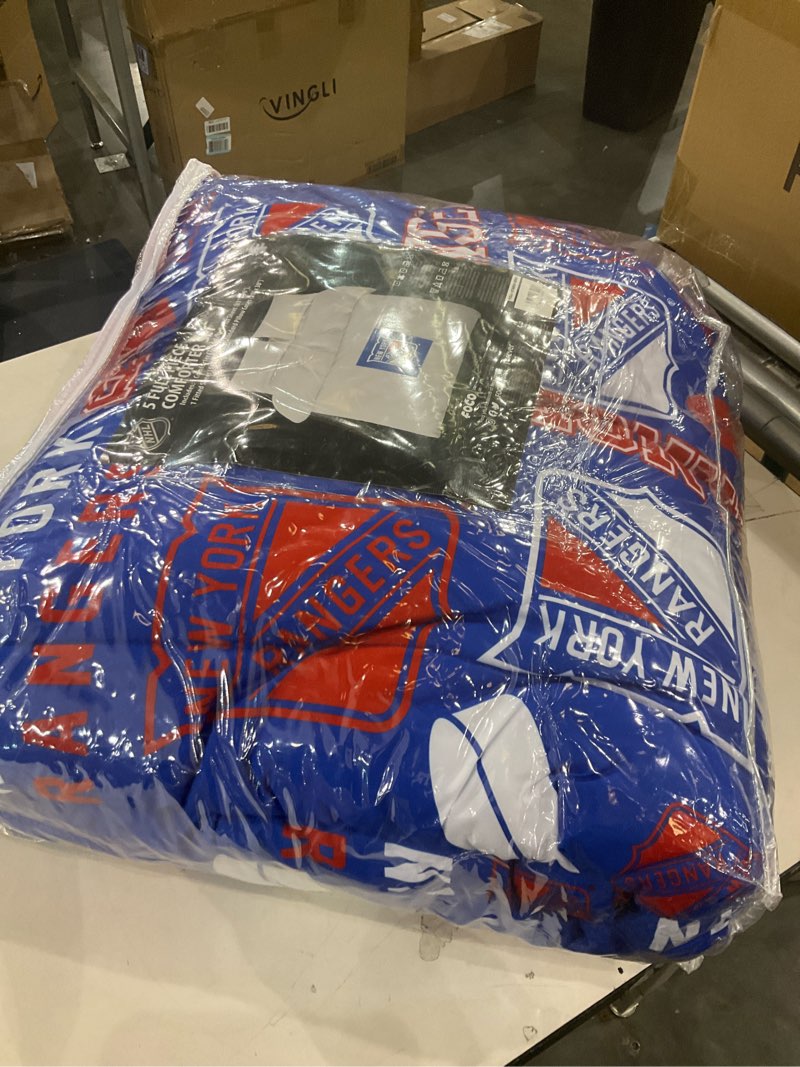 Condition photo showing New/Like New for FOCO New York Rangers NHL Team Color Bed in a Bag Comforter Bedding 5 Piece Set - Full