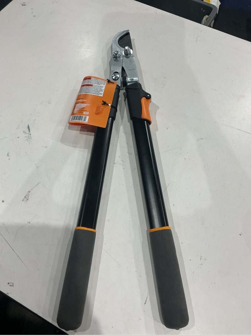 Condition photo showing Good Condition for 1-3/4 in. cut capacity steel blade, 25 in. - 37 in. power-lever bypass lopper with extendable handles