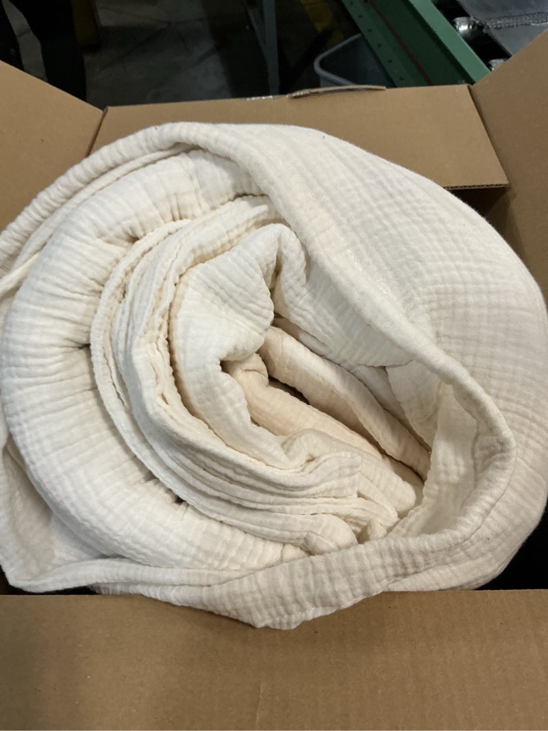 Condition photo showing Good Condition for King Duvet Cover Set White - 100% Cotton Gauze Duvet Cover Breathable & Lightweight with Two Pillow Shams - Elegant 4-Layer Muslin Comforter Cover Set with No-Tie Italian Design 92x108 Italian Cream King