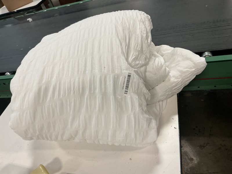 Condition photo showing As Is for AveLom Seersucker Queen Comforter Set (90x90 inches), 3 Pieces - 100% Soft Washed Microfiber Lightweight Comforter with 2 Pillowcases, All Season Down Alternative Comforter Set for Bedding, White White Queen (90''x90'')