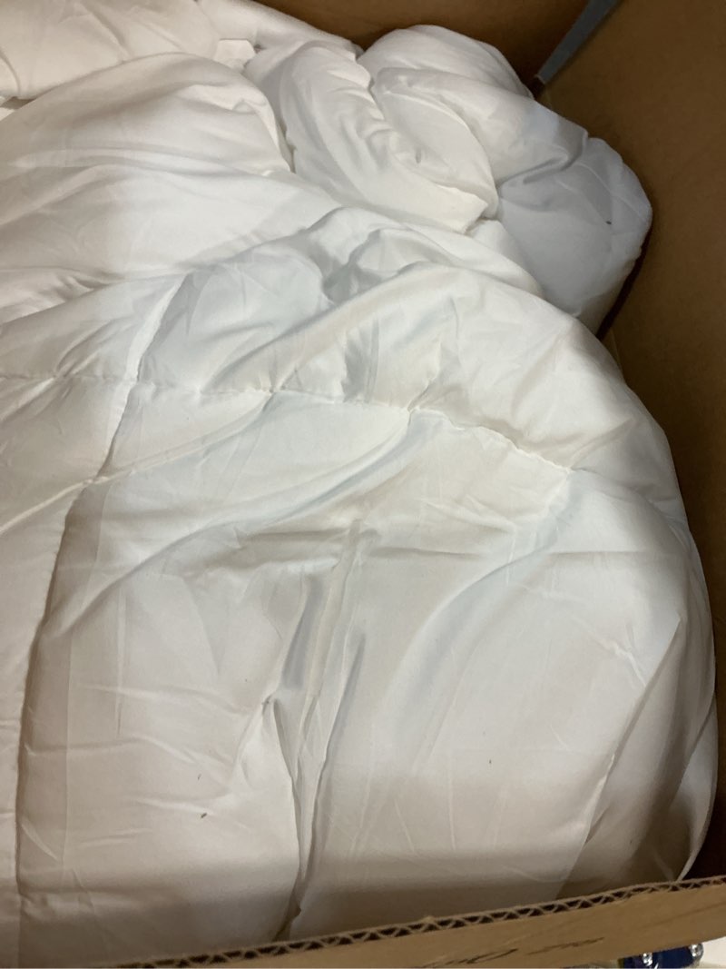 Condition photo showing New/Like New for bedsure comforter duvet insert - quilted comforters cal king size, all season duvet, gentlesoft down alternative bedding, with 8 tabs, gifts for women/men, white, california king 96 x 102 inches white california king
