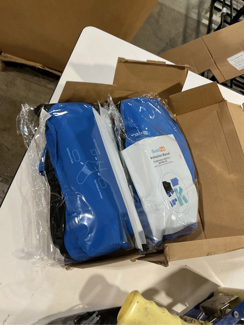 Condition photo showing New/Like New for suzzipad foot ice pack cooling socks and cold gloves for chemotherapy, chemo comfort items, ideal for soothing hand and feet discomfort, l l cold therapy socks and gloves