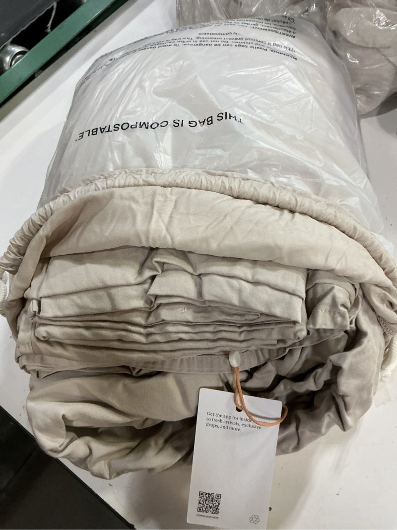 Condition photo showing Good Condition for quince bamboo sheet set, king, sand