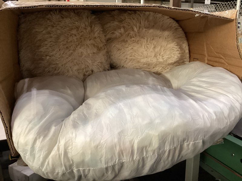 Condition photo showing Good Condition for WHITE Bedfolks Calming Donut Dog Bed, 45 Inches Round Fluffy Dog Beds for Extra Large Dogs, Anti-Anxiety Plush Dog Bed, Washable Pet Bed with Non-Slip Bottom (WHITE , Extra Large)