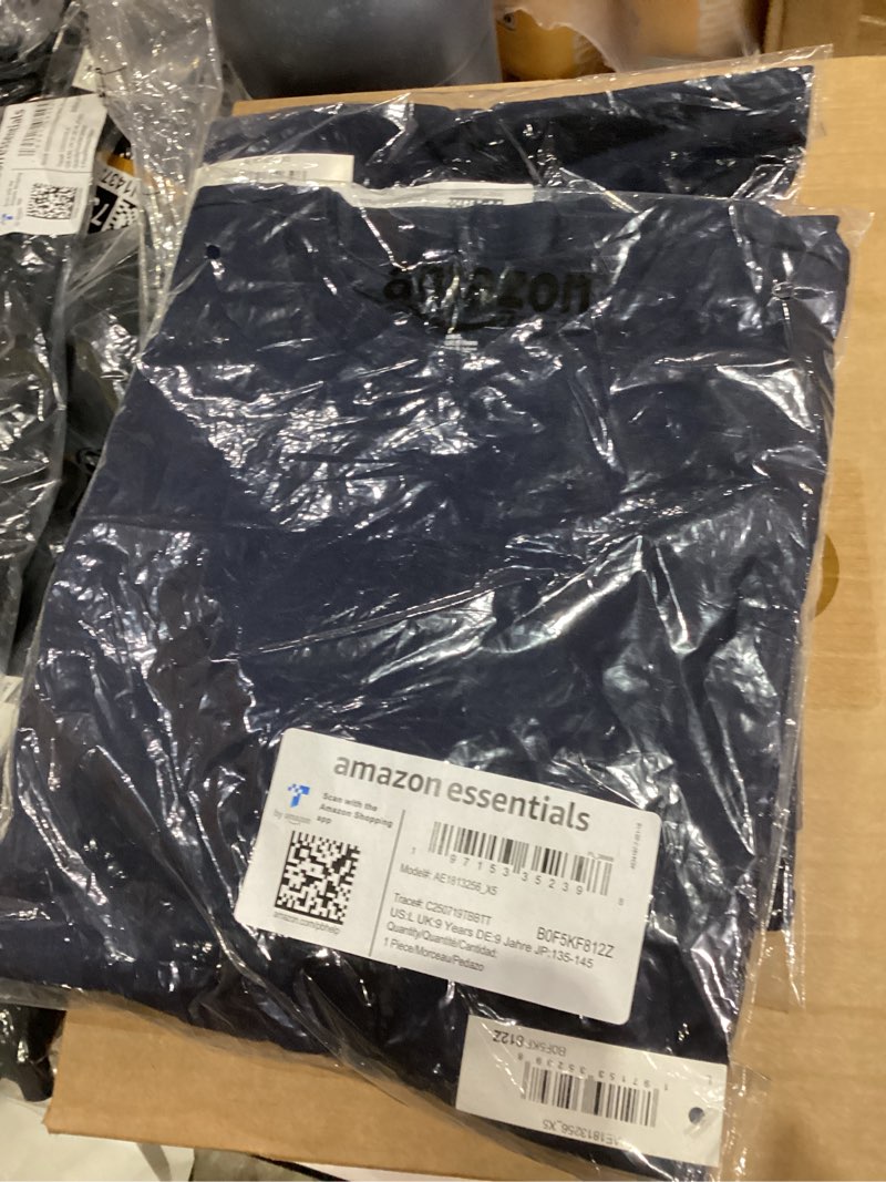 Condition photo showing New/Like New for Amazon Essentials Boys Short-Sleeve T-Shirts 1 Navy Large