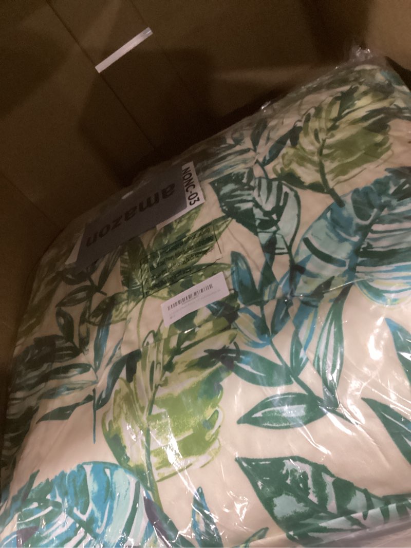 Condition photo showing Good Condition for funhome all weather bistro seat cushions with ties,tufted patio chair cushions 19"x19"x5",2 count (p
