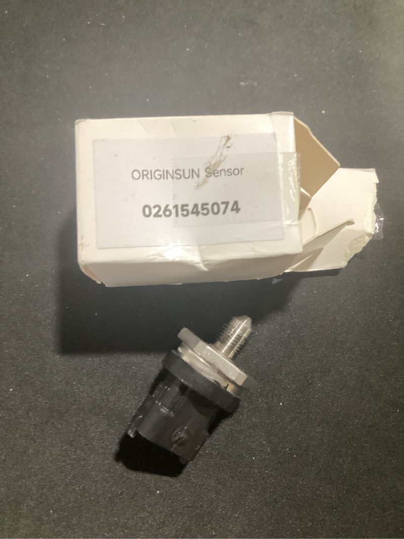 Condition photo showing New/Like New for originsun 0261545074 fuel rail pressure sensor for mazda cx-7 2007-2009 l807-18-211