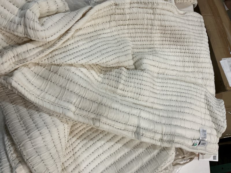 Condition photo showing As Is for quince organic cotton channel stitch sham set color undyed size standard