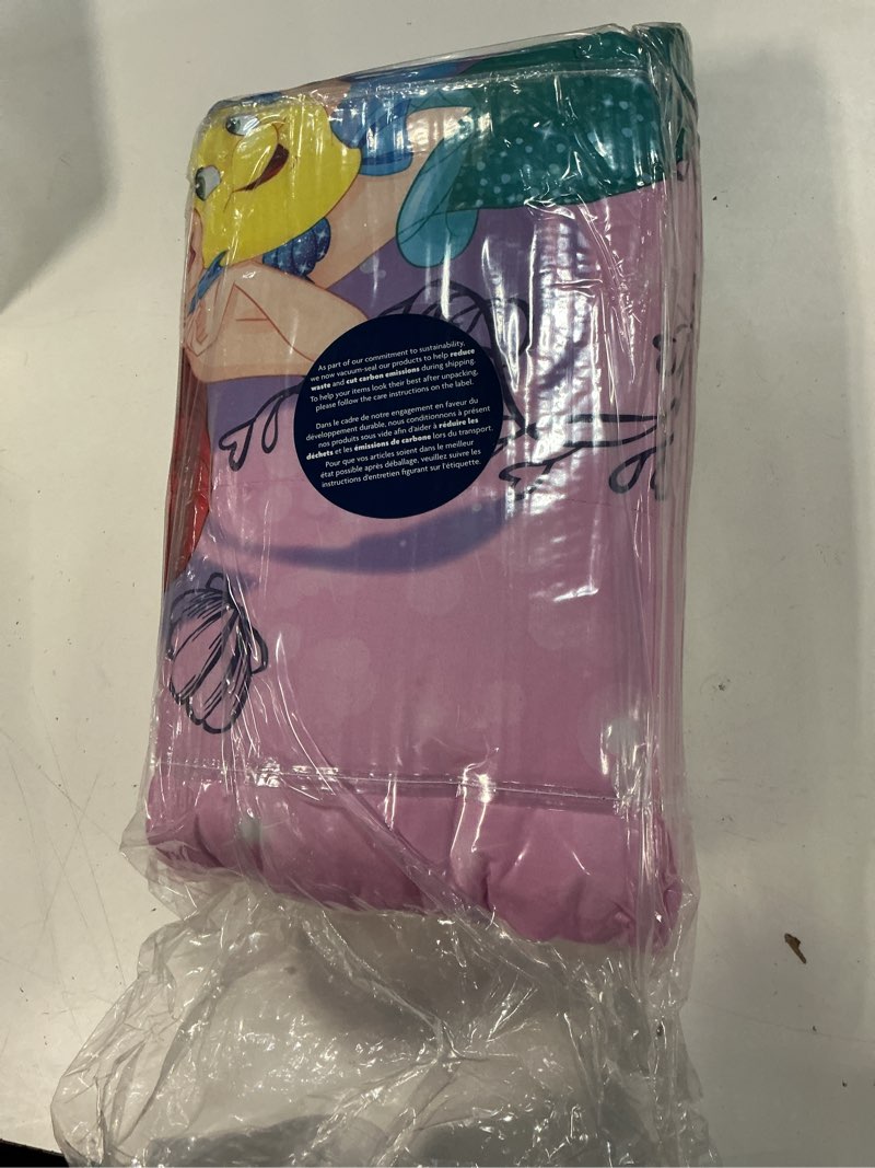 Condition photo showing New/Like New for jay franco princess friendship adventures 5 piece twin bed set (offical disney product)