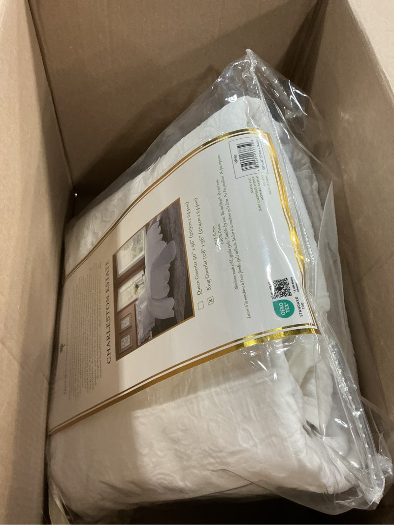 Condition photo showing New/Like New for Charleston Estate Modern Farmhouse Floral Matelasse Coverlet with Scalloped Edges, 100% Cotton Breathable Bedding, King/Cal King, White Floral Coverlet White Floral King/Cal King