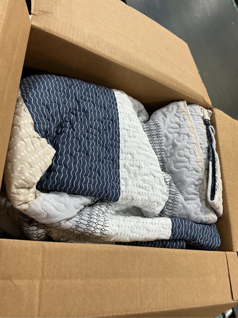 Condition photo showing As Is for andency king size quilt set yellow blue, 3 pieces summer ultra soft lightweight bedspreads & coverlets set, patchwork striped quilted bedding sets for all seasons (1 quilt, 2 pillow shams) 24 - yellow blue king(106"x96")