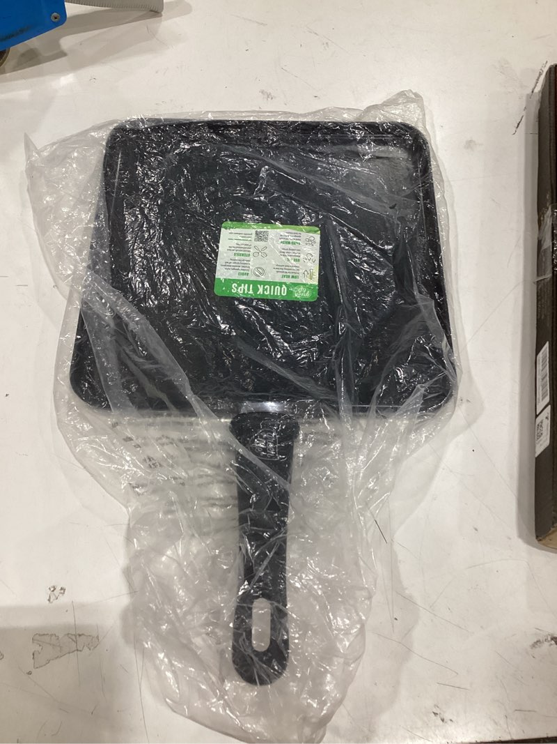 Condition photo showing Good Condition for greenlife soft grip diamond healthy ceramic nonstick 11" griddle pan, pfas-free, dishwasher safe, black black 11" griddle pan