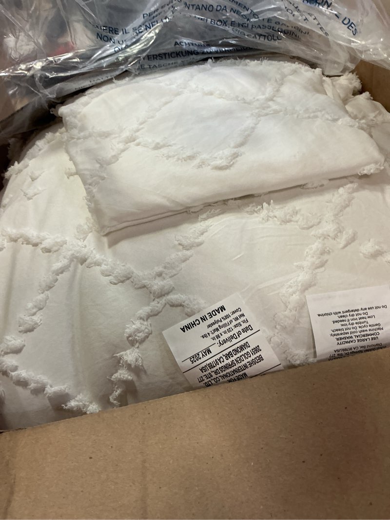 Condition photo showing Good Condition for bedsure oversized king comforter set - white comforter, boho tufted shabby chic bedding for kids, 3 pieces vintage farmhouse bed set for all seasons, fluffy soft bedding with 2 pillow shams oversized king 01 - white