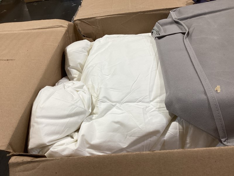 Condition photo showing Good Condition for Globon Ultra-Soft Lightweight Down Feather Comforter King Size,Breathable Light Duvet Insert for Hot Sleeper/Warm Weather,Noiseless Shell,700 Fill Power with Corner Tabs,White White-lightweight King 106x90