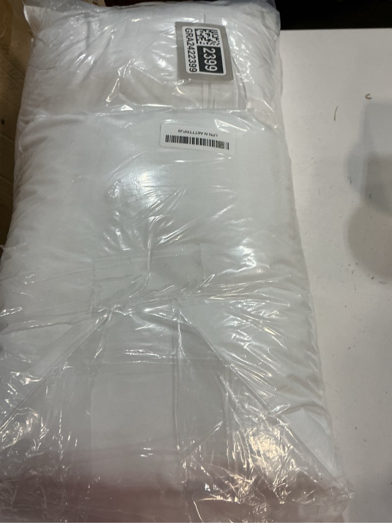 Condition photo showing New/Like New for Edow Throw Pillow Insert, Lightweight Soft Polyester Down Alternative Decorative Pillow, Sham Stuffer, Machine Washable 12x12 (White, 4 Count (Pack of 1)) 12"x12"