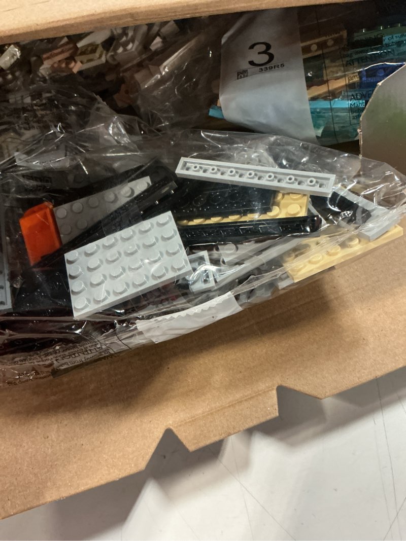 Condition photo showing Good Condition for LEGO Architecture Trevi Fountain Building Set - Collectible Model of Italian Landmark for Display for Adults, 18+ - Gift for Women & Men - 21062